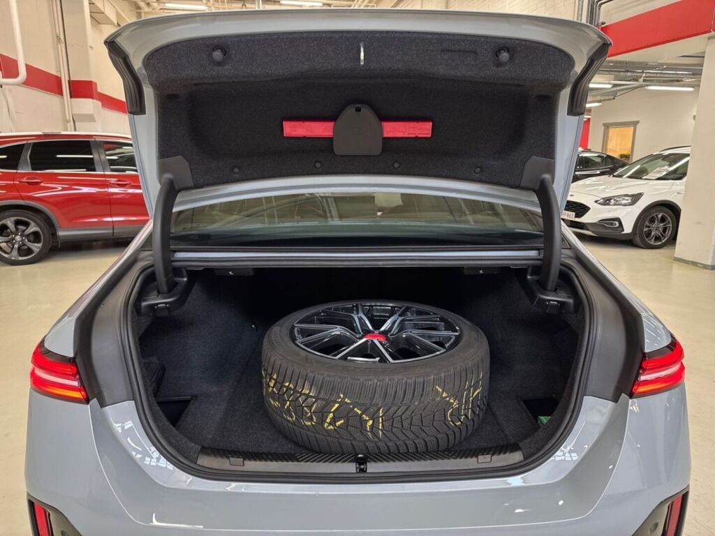 BMW i5 2024 