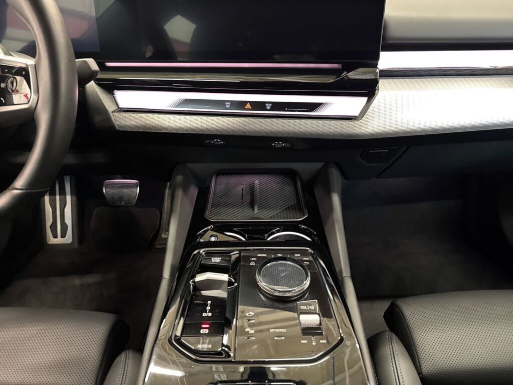 BMW i5 2024 