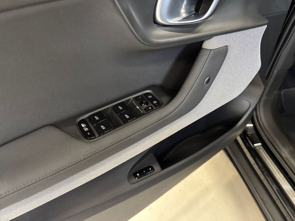 Polestar 2 2023 