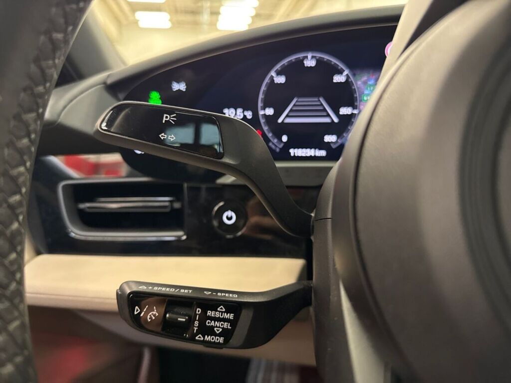 Porsche Taycan 2022 