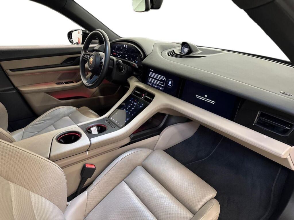 Porsche Taycan 2022 