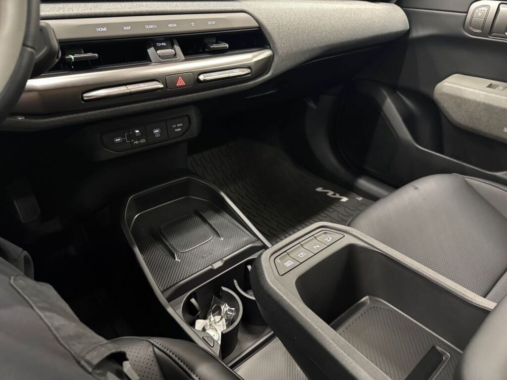 Kia EV4 2026 Valkoinen