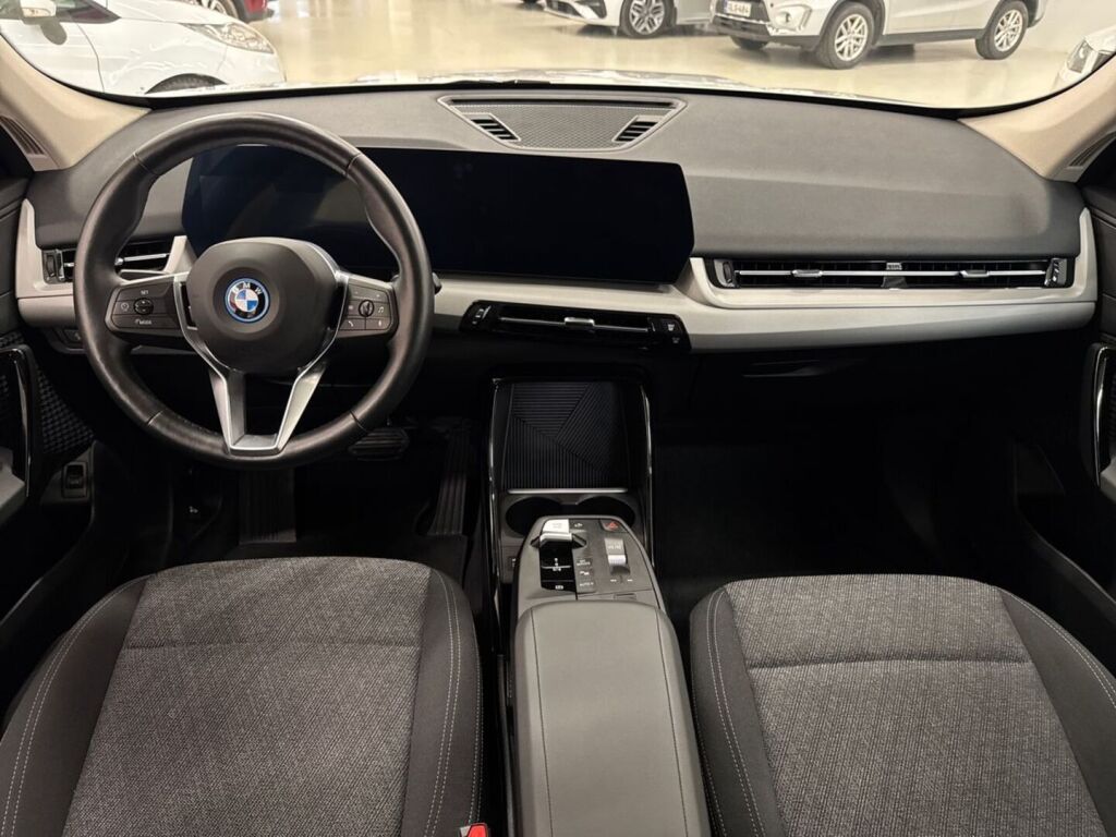 BMW iX1 2024 