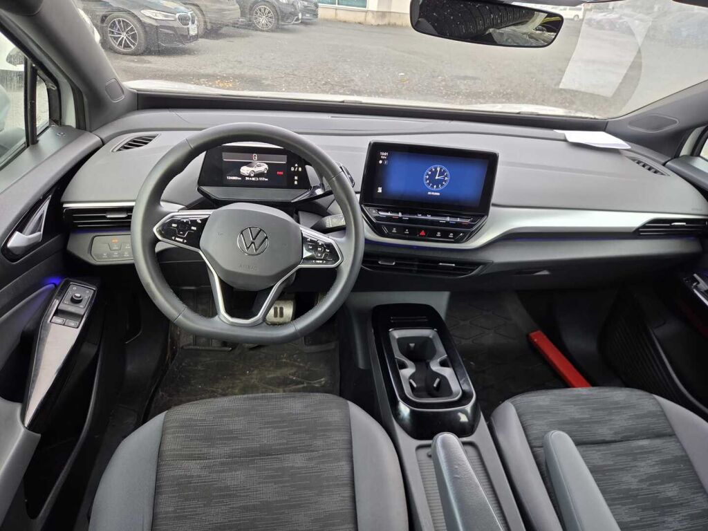 Volkswagen ID.4 2023 Valkoinen (Glacier White Metallic)
