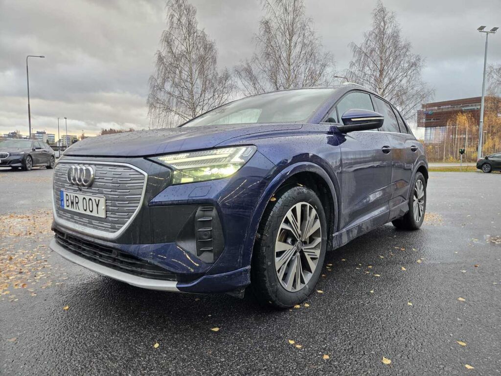Audi Q4 e-tron 2023 Sininen (Navarra Blue)