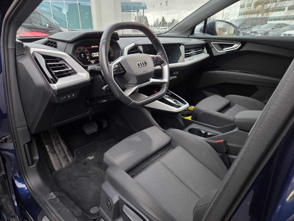 Audi Q4 e-tron 2023 Sininen (Navarra Blue)