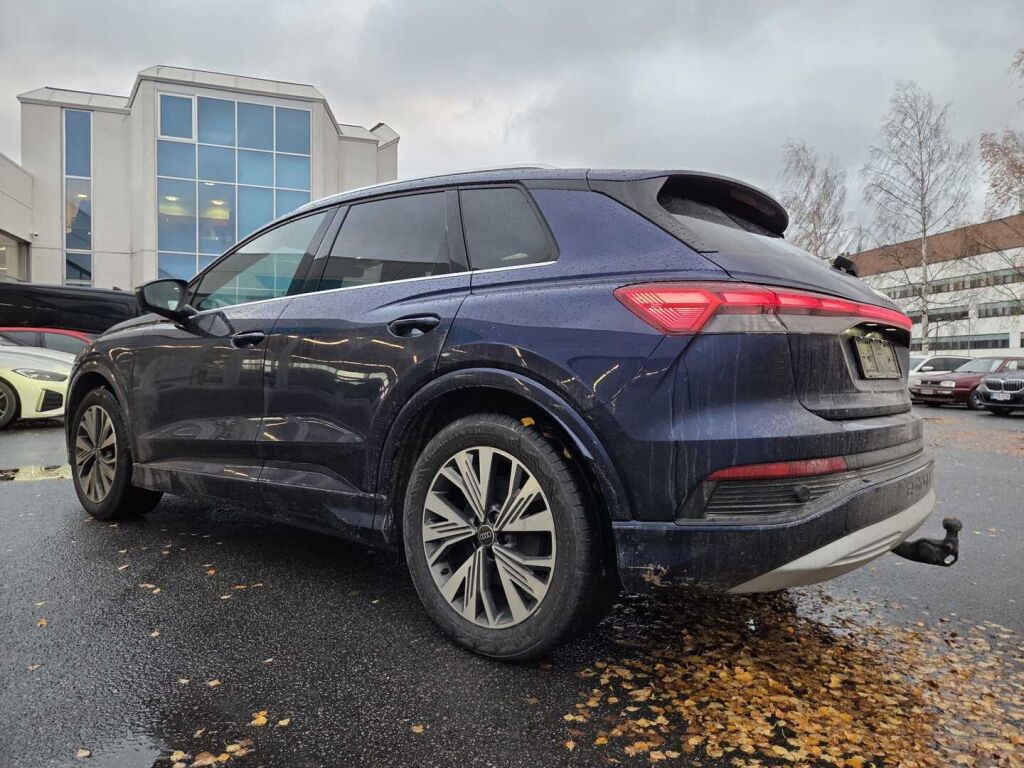 Audi Q4 e-tron 2023 Sininen (Navarra Blue)