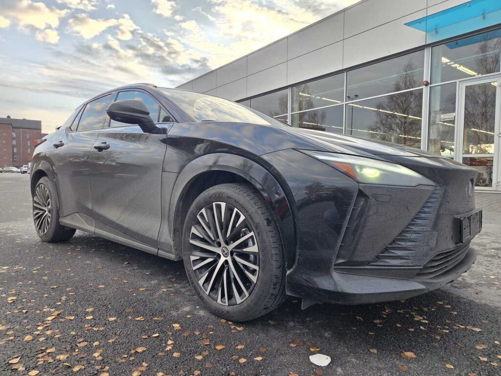 Lexus RZ 2024 Musta (Caviar Metallic)
