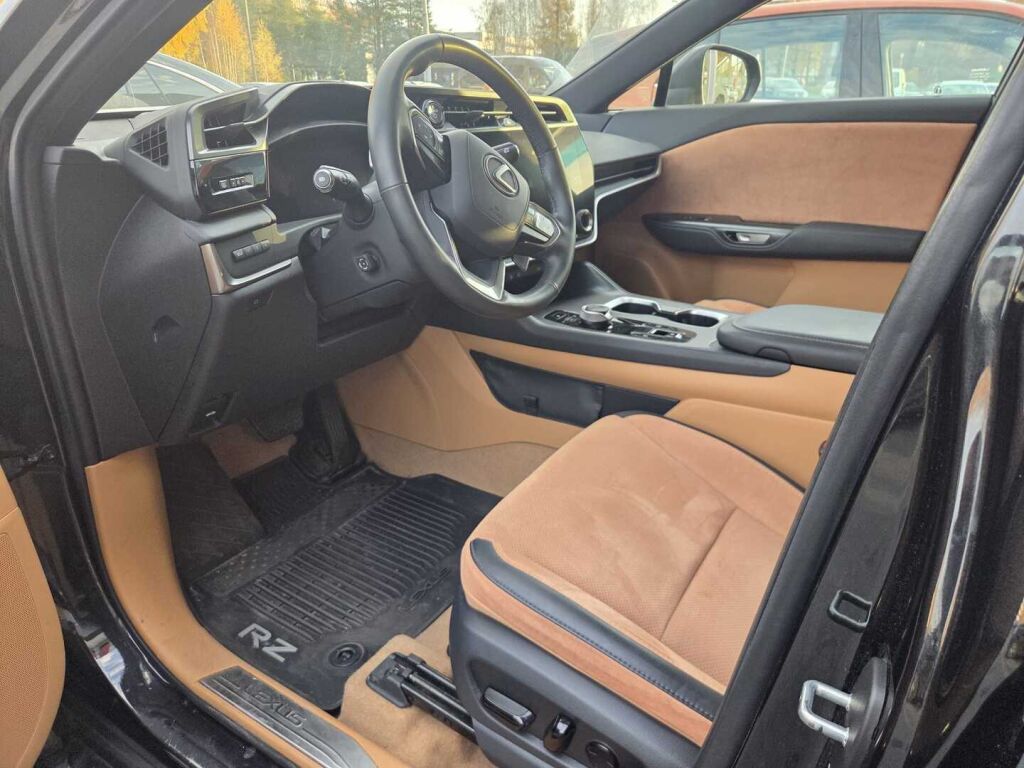 Lexus RZ 2024 Musta (Caviar Metallic)