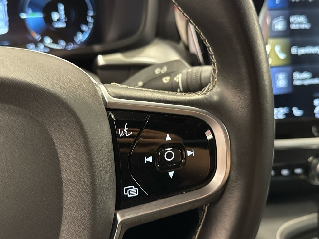 Volvo S60 2020 Musta