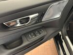 Volvo S60 2020 Musta