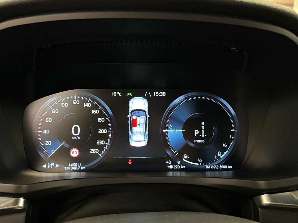 Volvo S60 2020 Musta