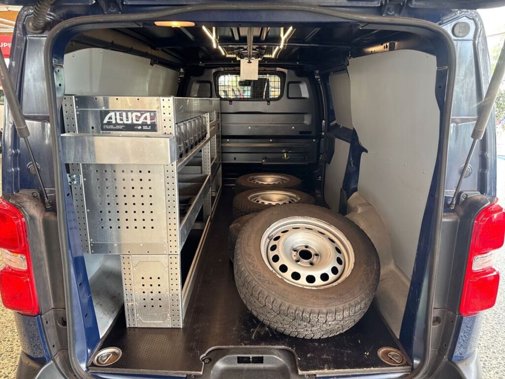 Citroen Jumpy 2020 Sininen