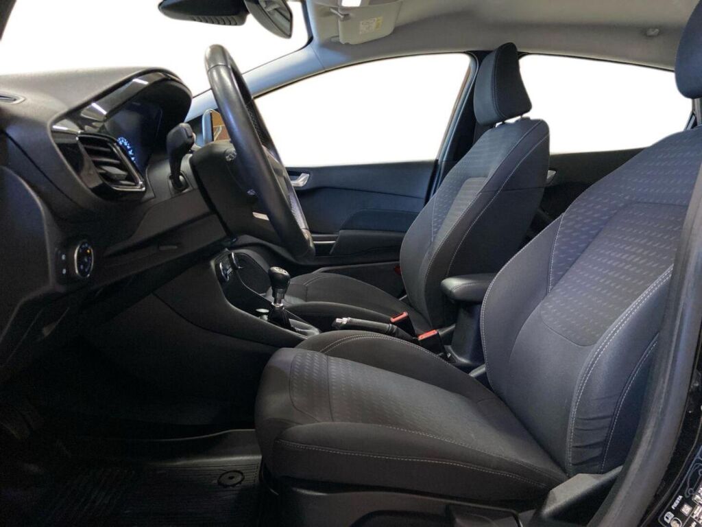 Ford Fiesta 2020 Musta