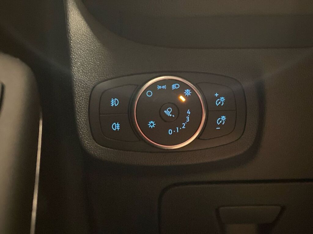 Ford Fiesta 2020 Musta