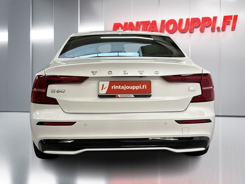 Volvo S60 2024 CRYSTAL WHITE PEARL