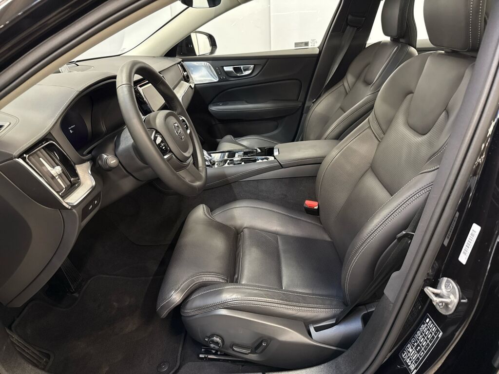 Volvo S60 2024 ONYX BLACK