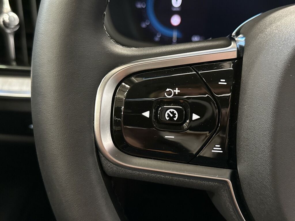 Volvo S60 2024 ONYX BLACK