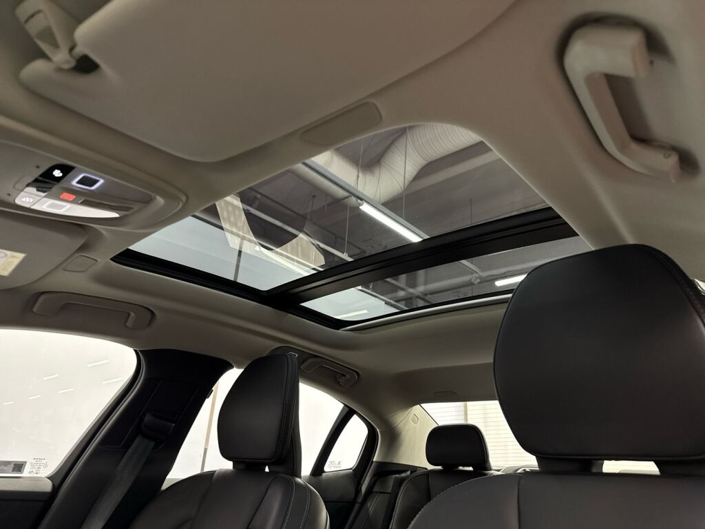 Volvo S60 2024 ONYX BLACK