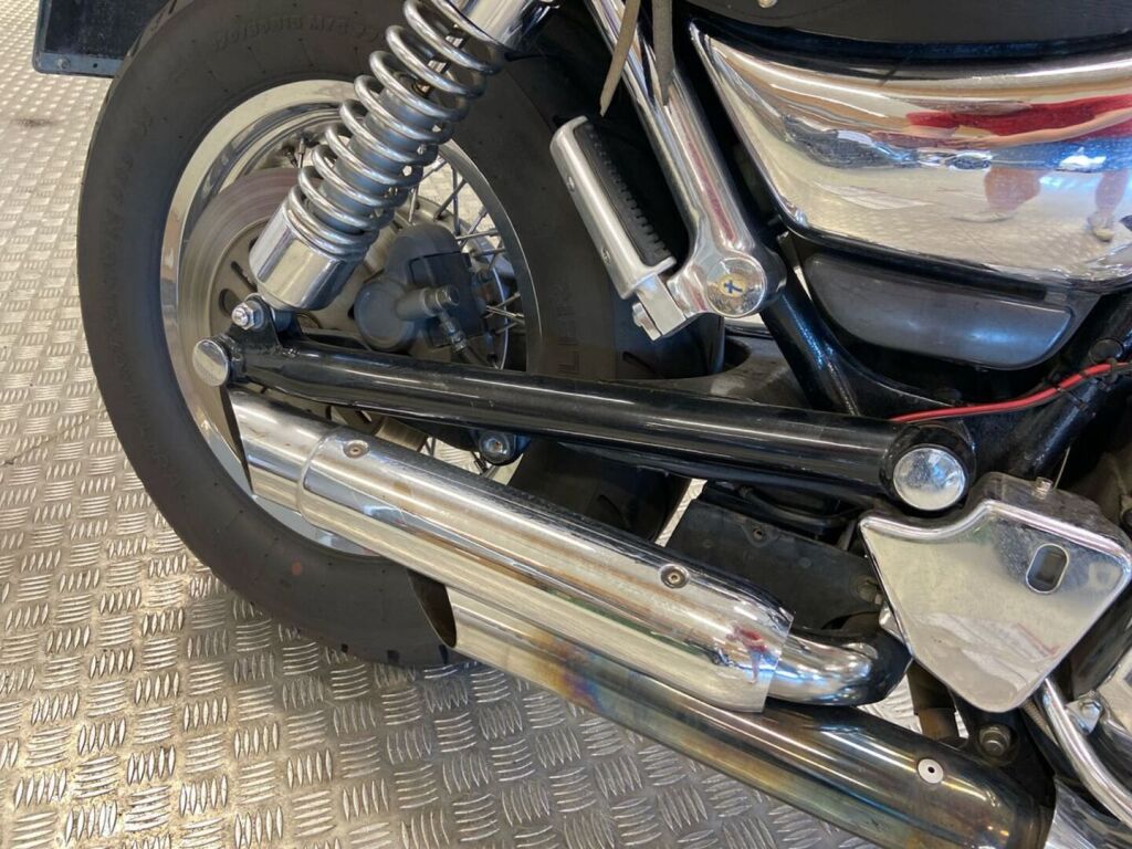 Suzuki INTRUDER 2002 