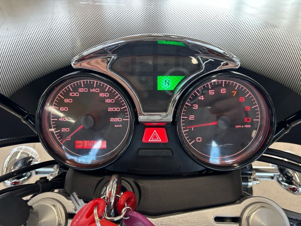 Moto guzzi 750 NEVADA CLASSIC 2005 Punainen