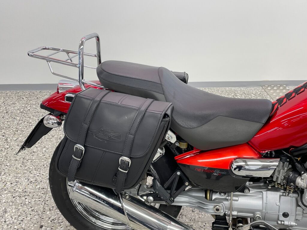 Moto guzzi 750 NEVADA CLASSIC 2005 Punainen