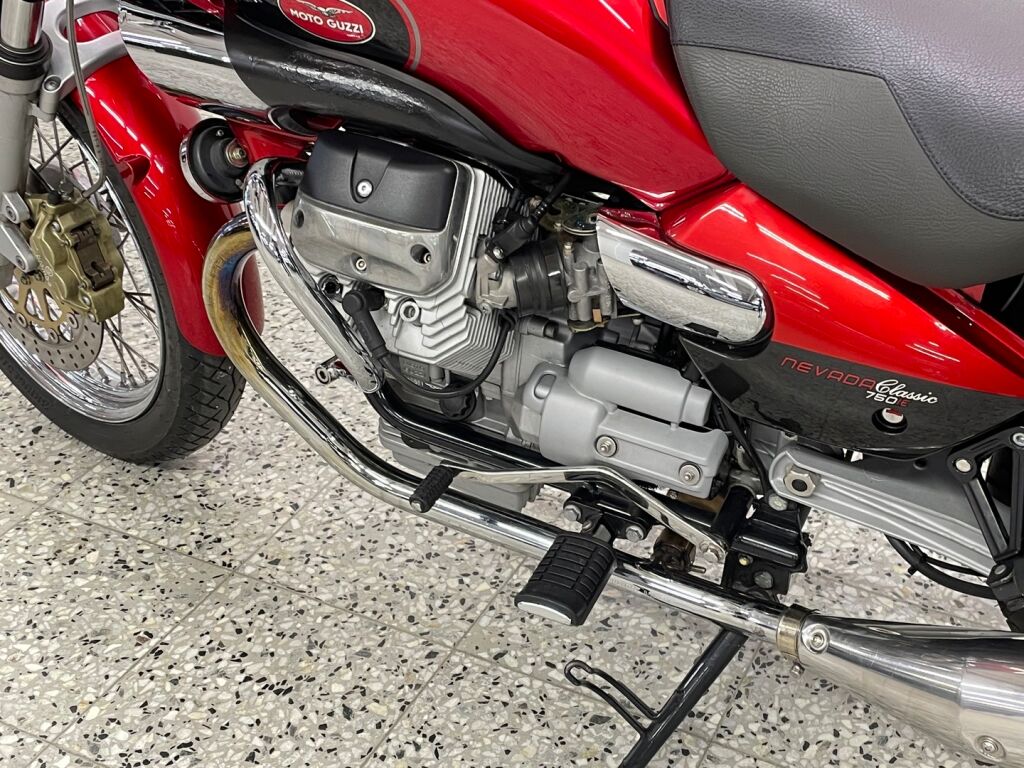 Moto guzzi 750 NEVADA CLASSIC 2005 Punainen