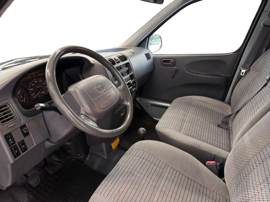 Toyota Hiace 1998 Harmaa