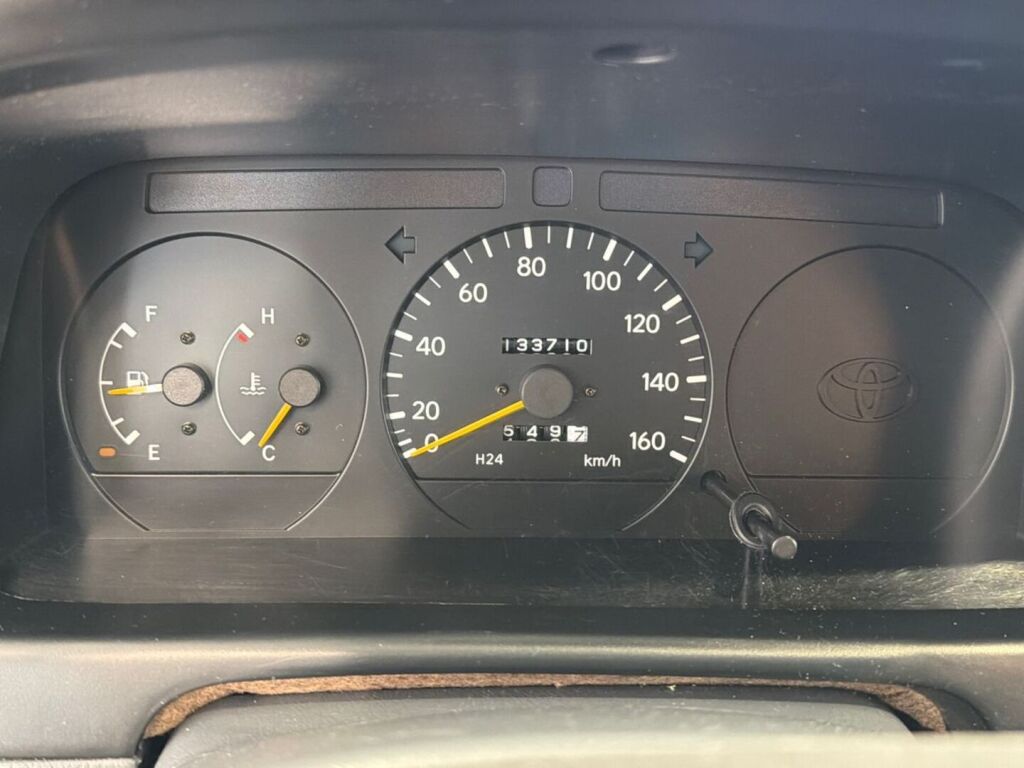 Toyota Hiace 1998 Harmaa