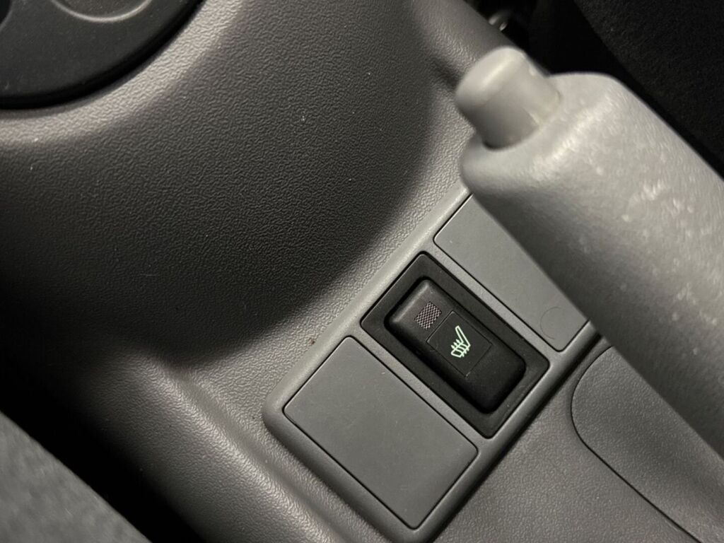 Toyota Yaris 2001 Punainen