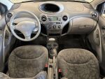 Toyota Yaris 2001 Punainen