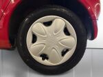 Toyota Yaris 2001 Punainen