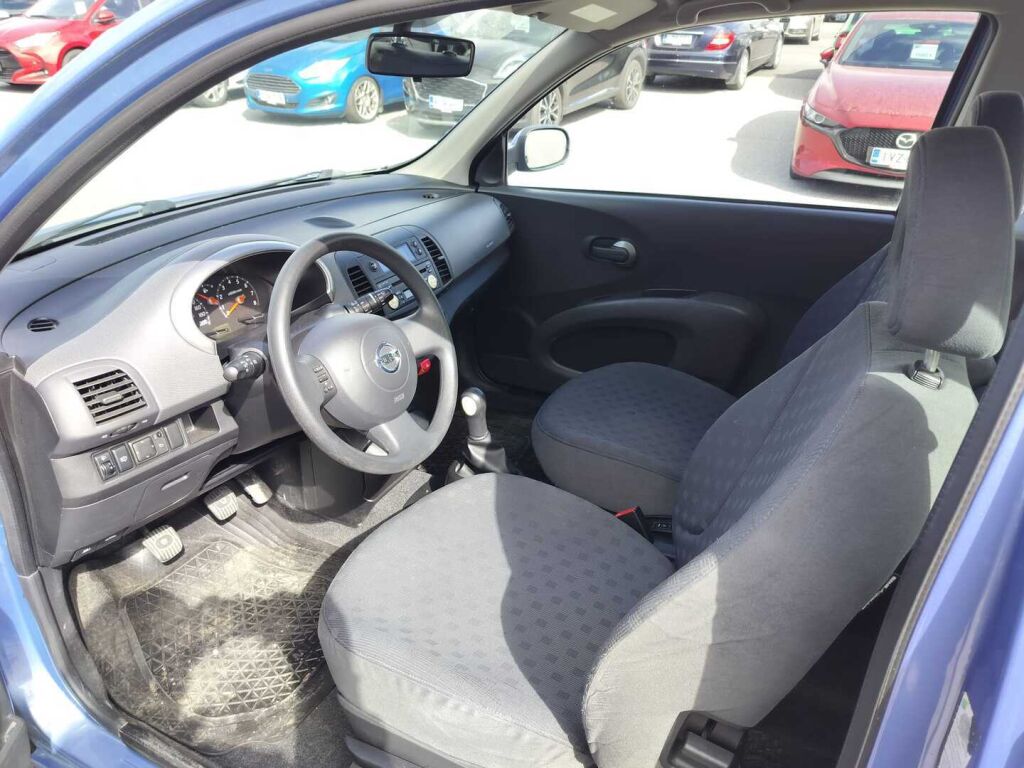 Nissan Micra 2004 Sininen