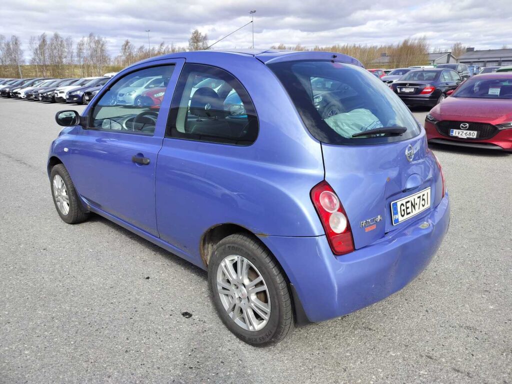 Nissan Micra 2004 Sininen