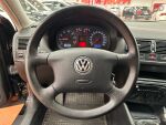 Volkswagen GOLF 2001 Musta