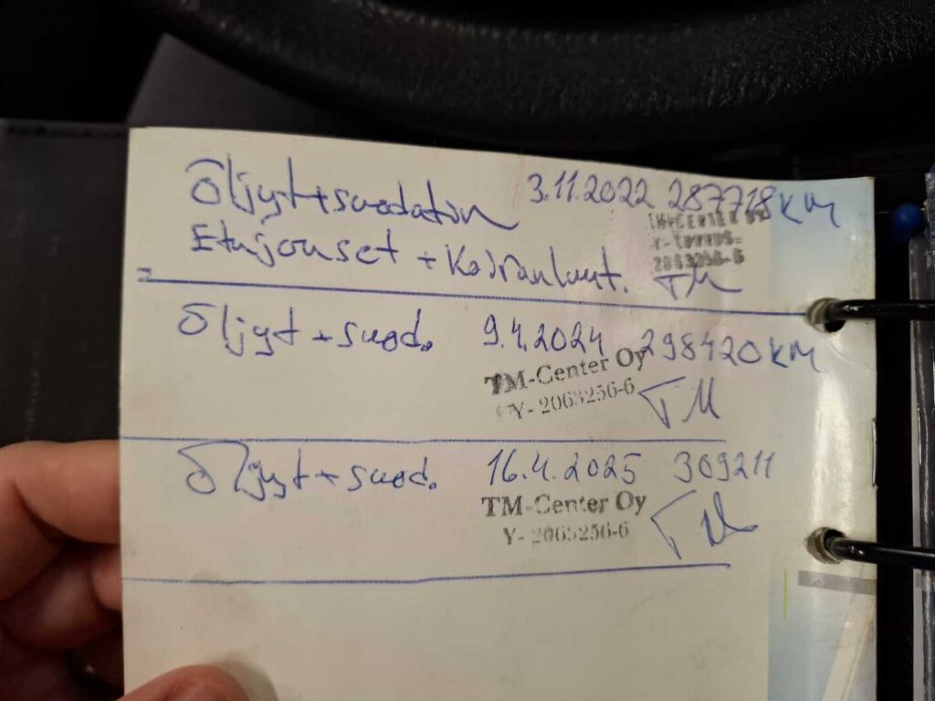 Volkswagen GOLF 2001 Musta