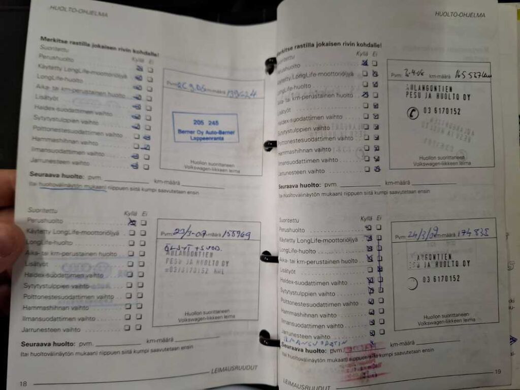 Volkswagen GOLF 2001 Musta