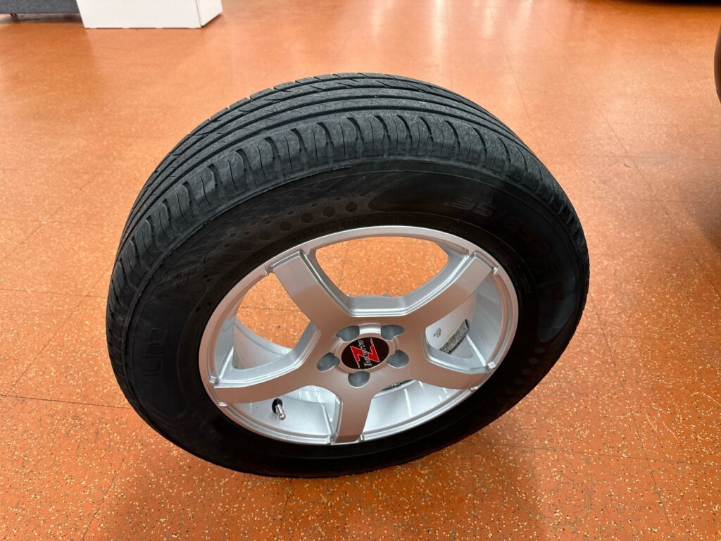 Volkswagen GOLF 2001 Musta