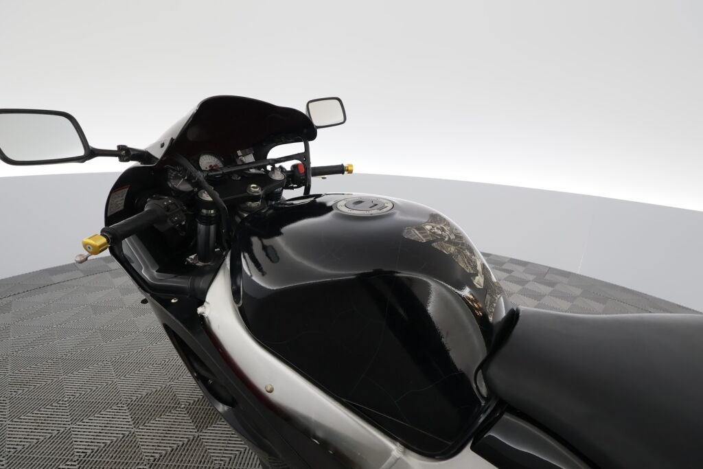 Suzuki GSX-R 1998 JK V 225