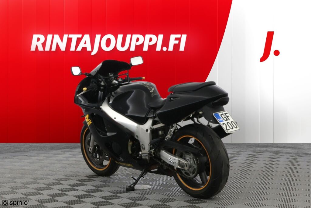 Suzuki GSX-R 1998 JK V 225