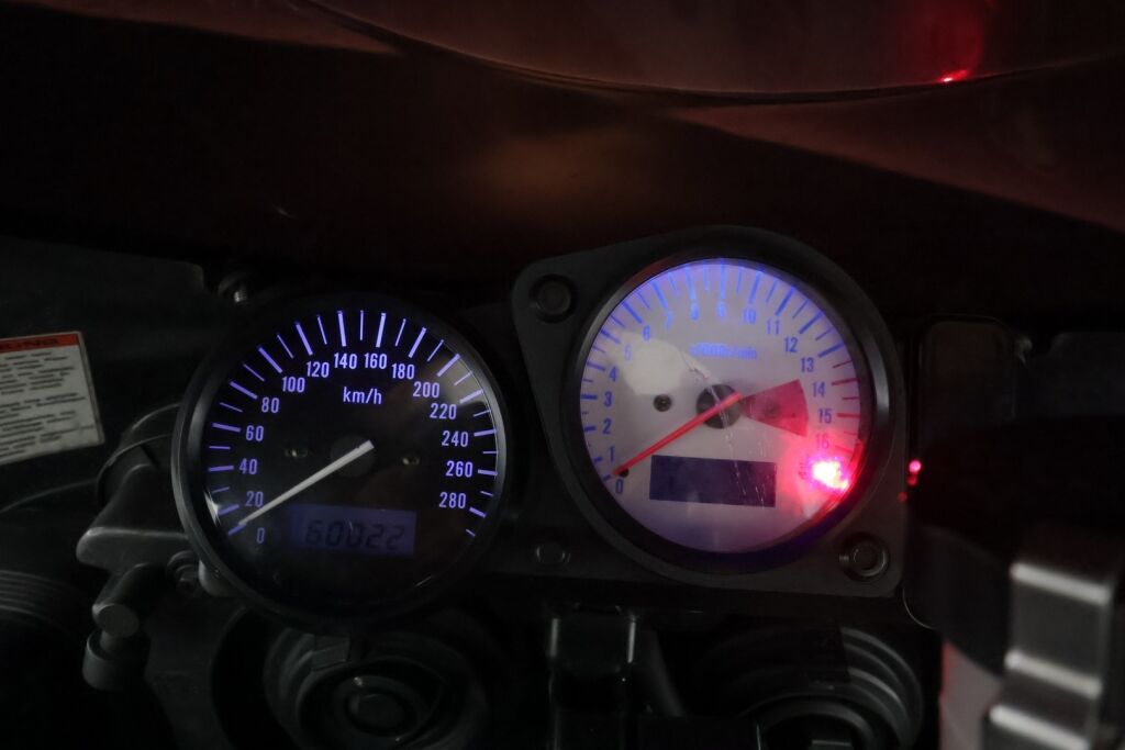 Suzuki GSX-R 1998 JK V 225