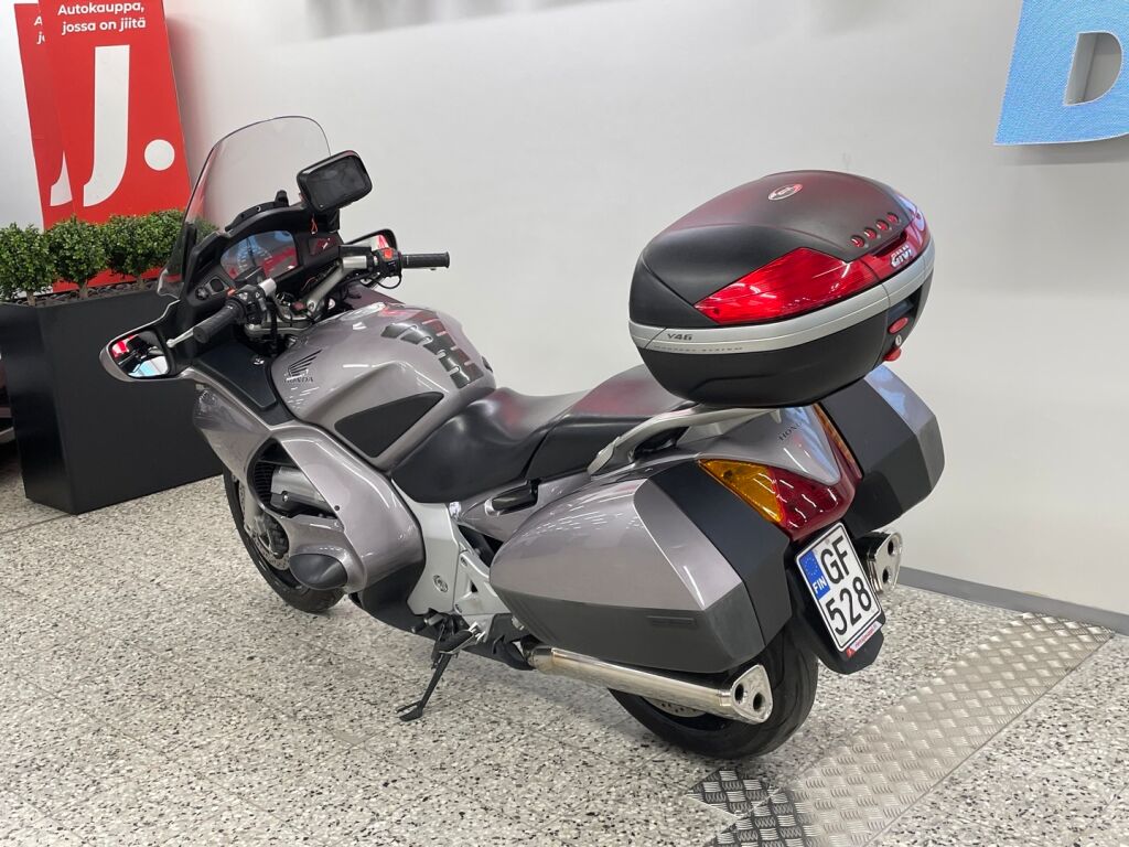 Honda ST 2002 JRJ%O 80