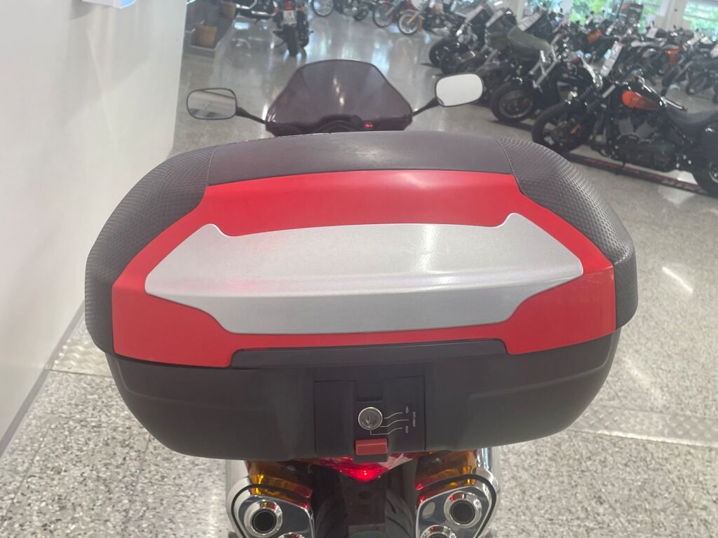 Honda VFR 2006 Punainen