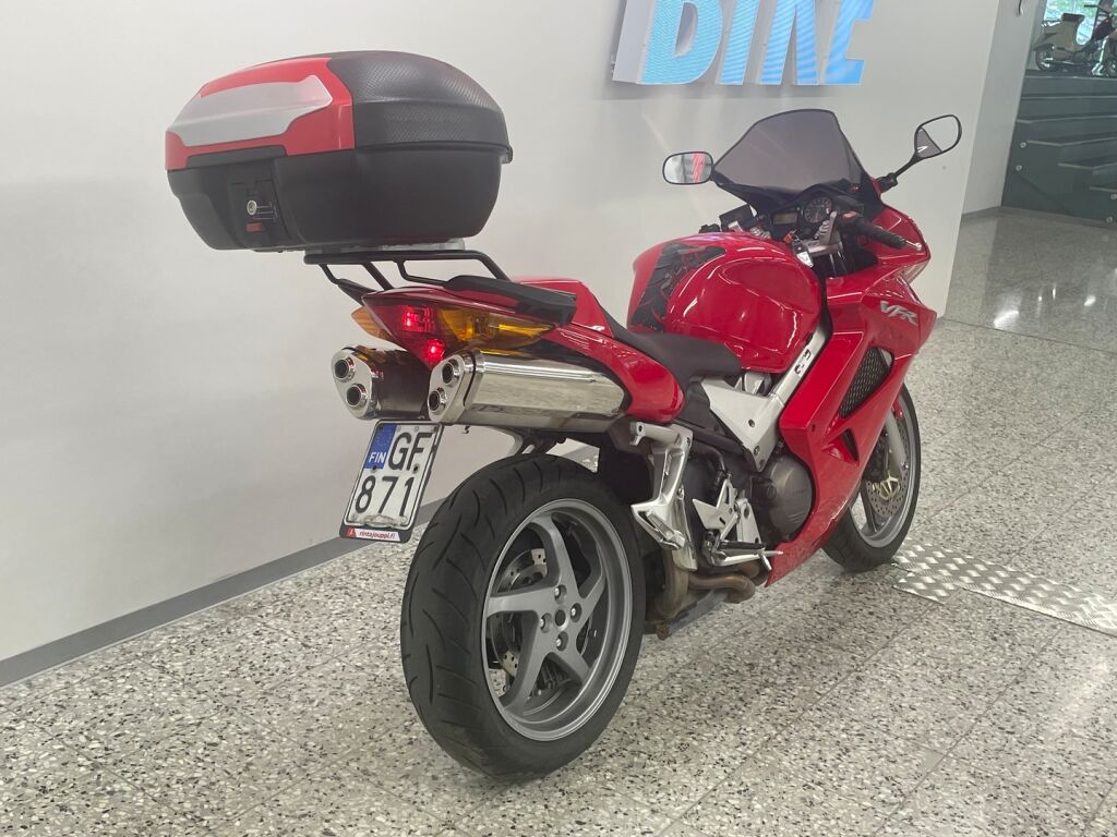 Honda VFR 2006 Punainen