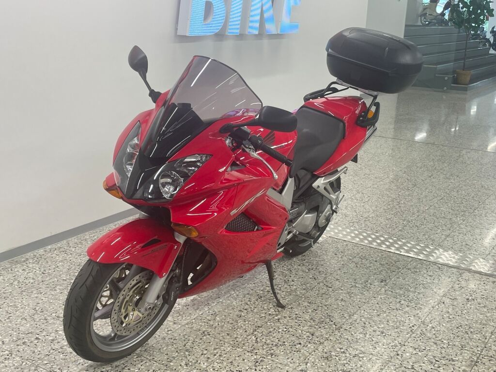 Honda VFR 2006 Punainen