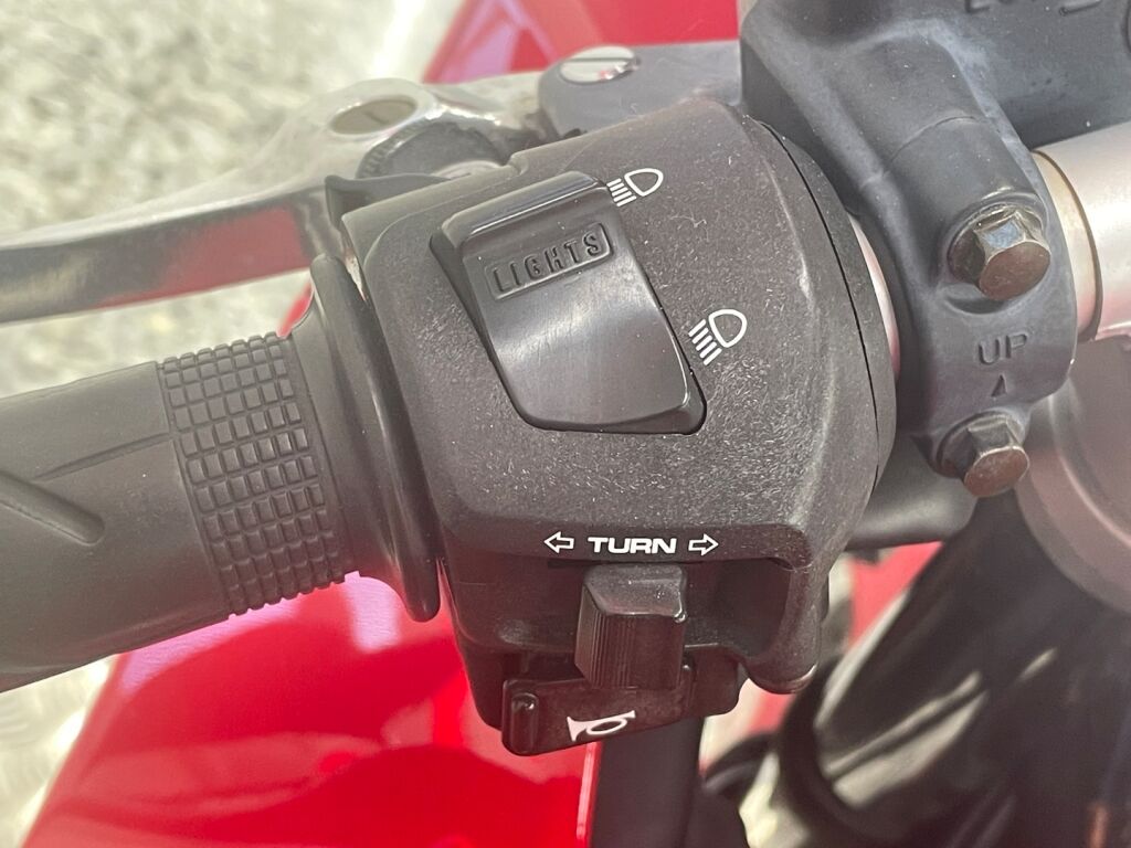 Honda VFR 2006 Punainen