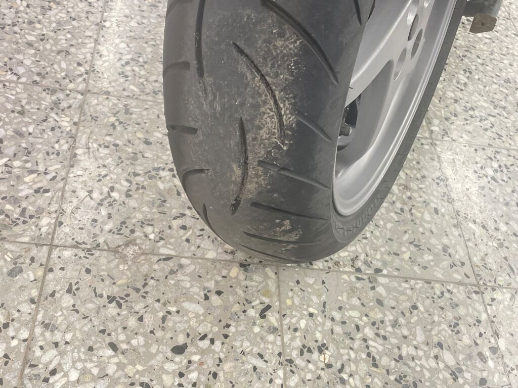 Honda VFR 2006 Punainen