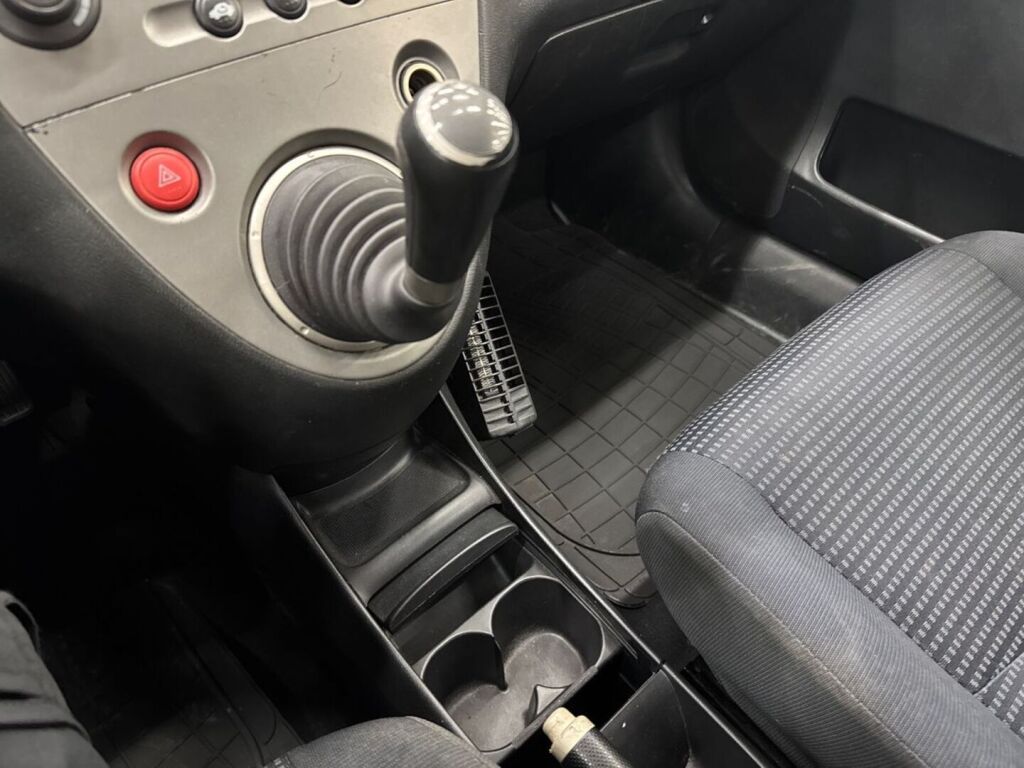 Honda Civic 2003 Punainen