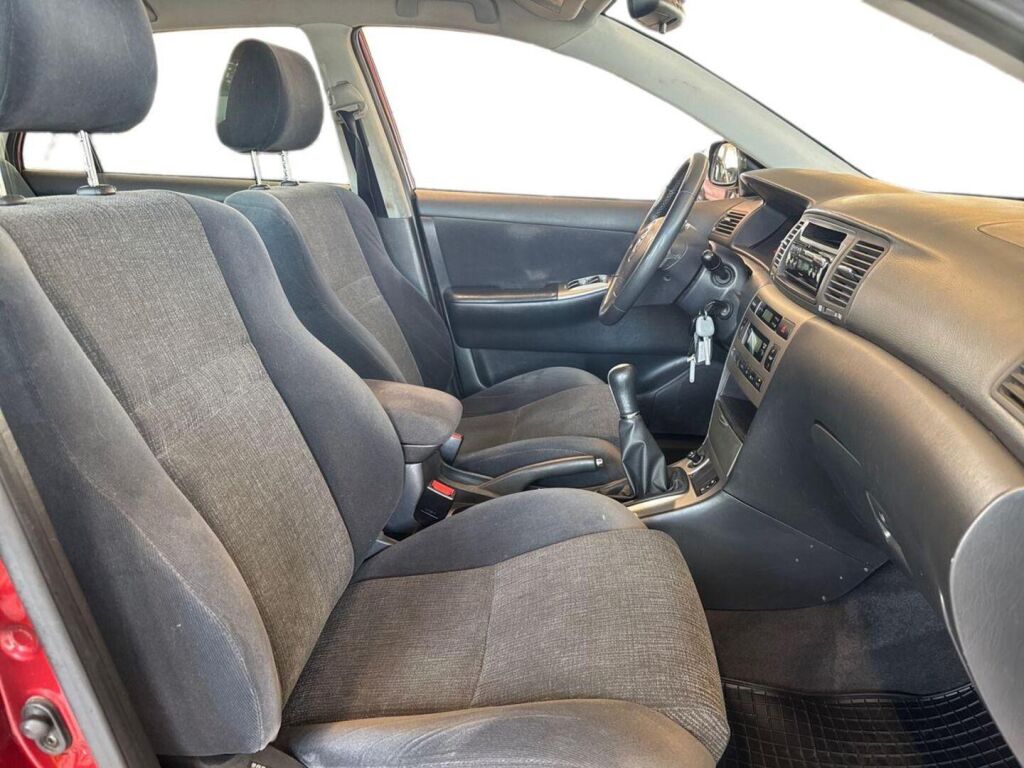 Toyota Corolla 2003 Punainen