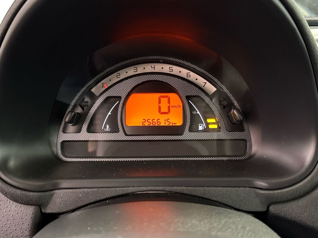 Citroen C2 2004 Musta